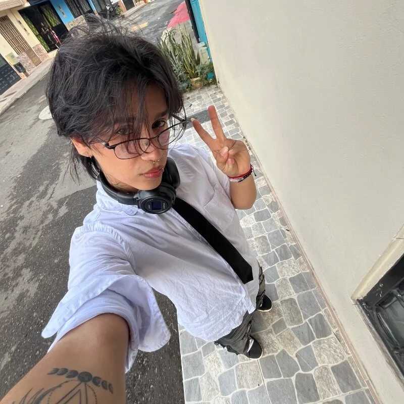 alex_477 — FansOnlyX creator profile