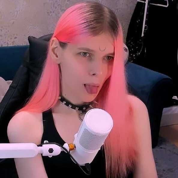 LunaPink69 — FansOnlyX creator profile