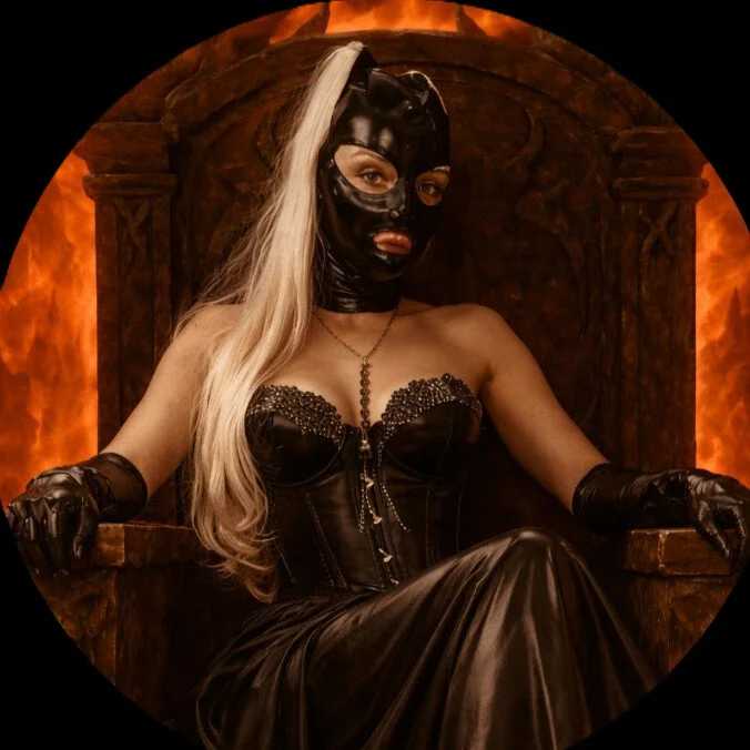 maitresse-julia-045 — FansOnlyX creator profile