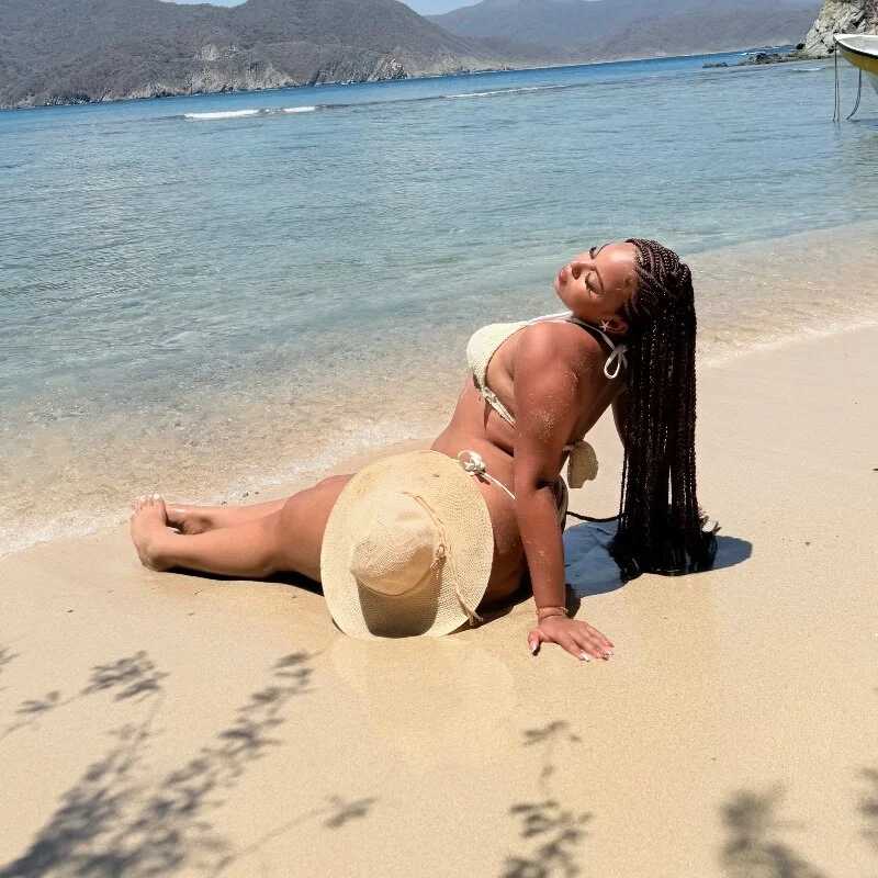 AlesiaCooper — FansOnlyX creator profile