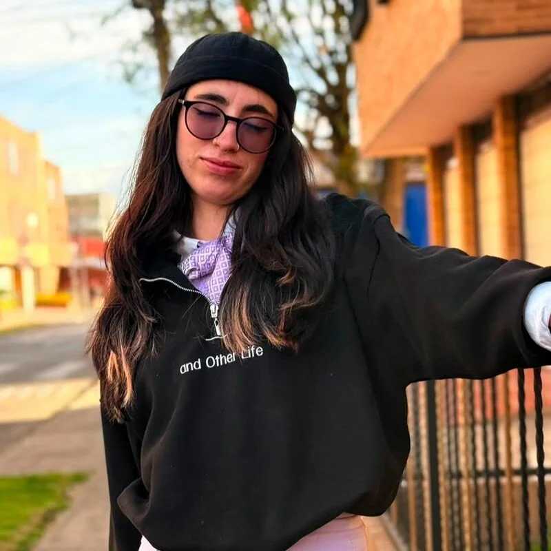 LenaRoses — FansOnlyX creator profile