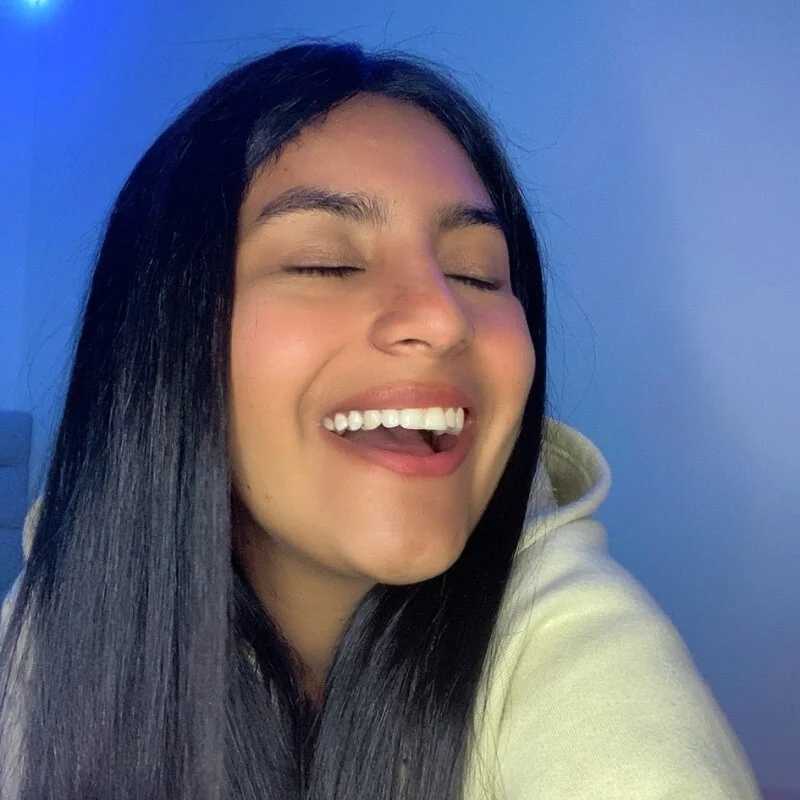 cloe_small — FansOnlyX creator profile