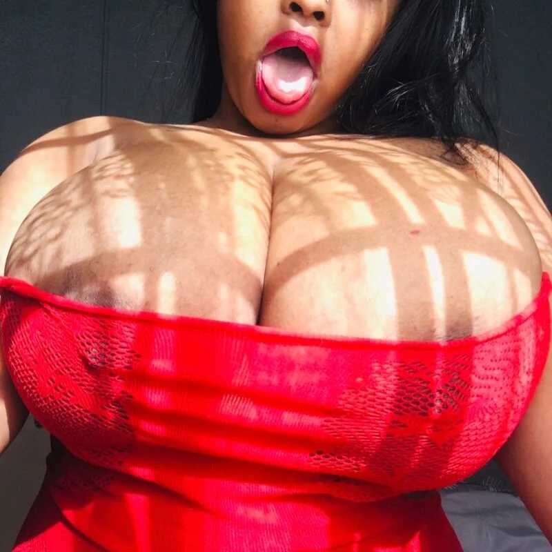 Pinkypie_Busty — FansOnlyX creator profile