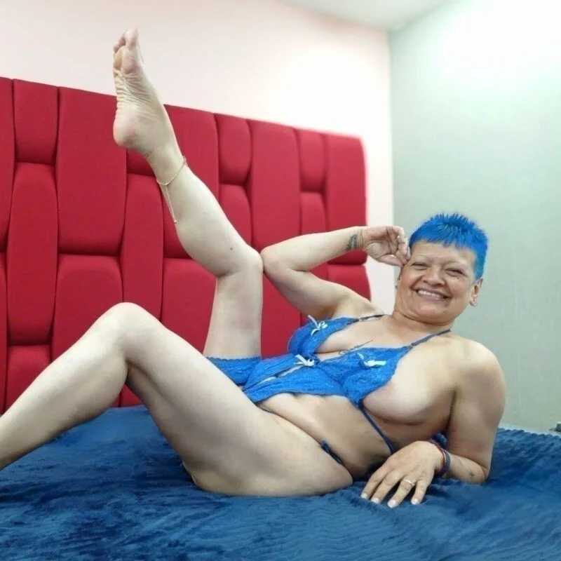 loquitaqueen011 — FansOnlyX creator profile
