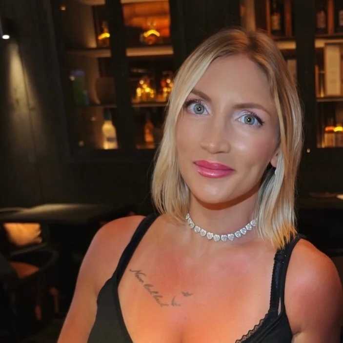 irina_k0valenk0 — FansOnlyX creator profile