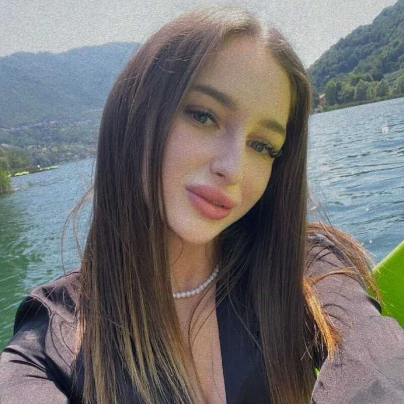LilaRosewood — FansOnlyX creator profile