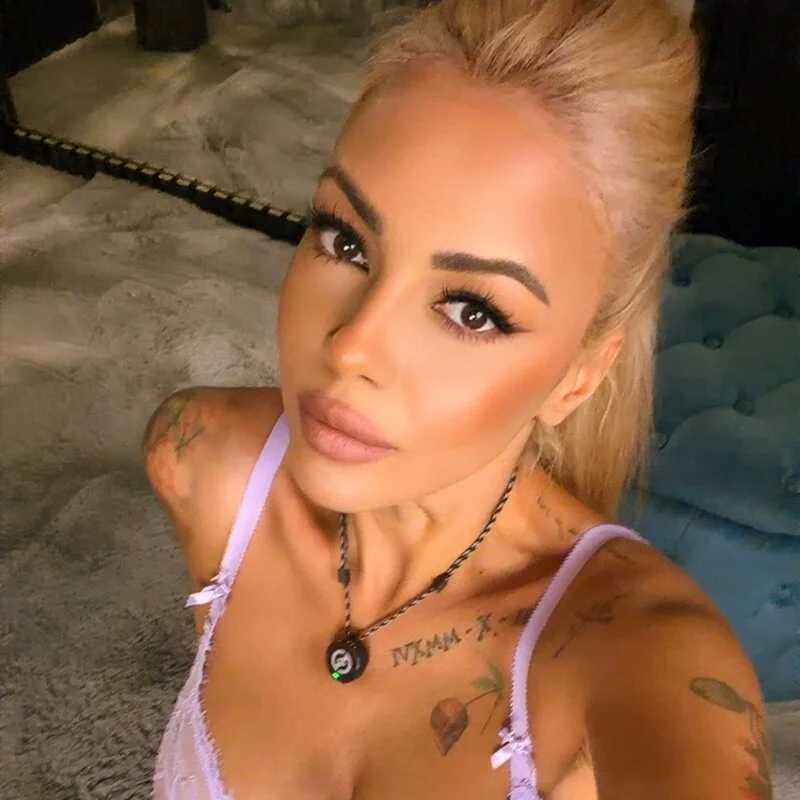 NaomiBlakee — FansOnlyX creator profile