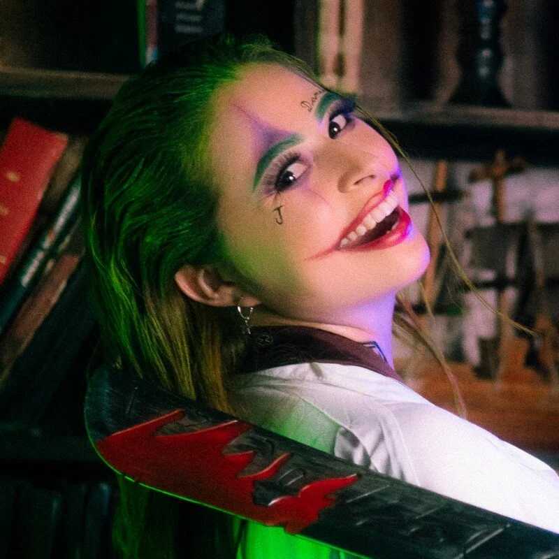Bella-Swant — FansOnlyX creator profile