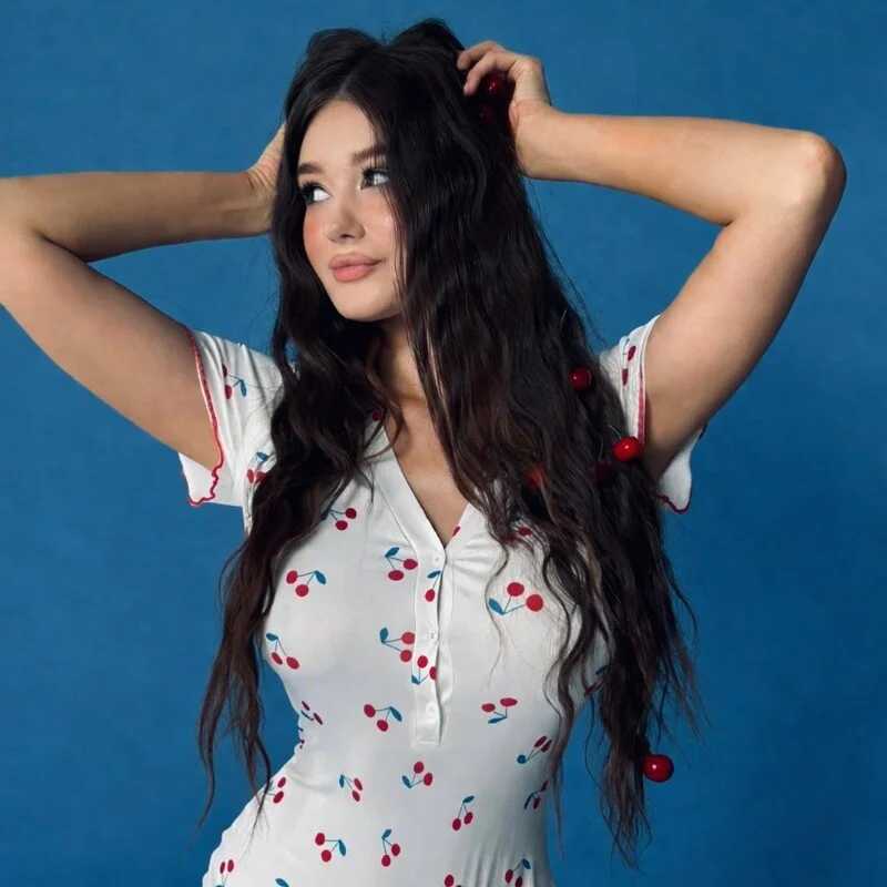 Mila-Cosmo — FansOnlyX creator profile