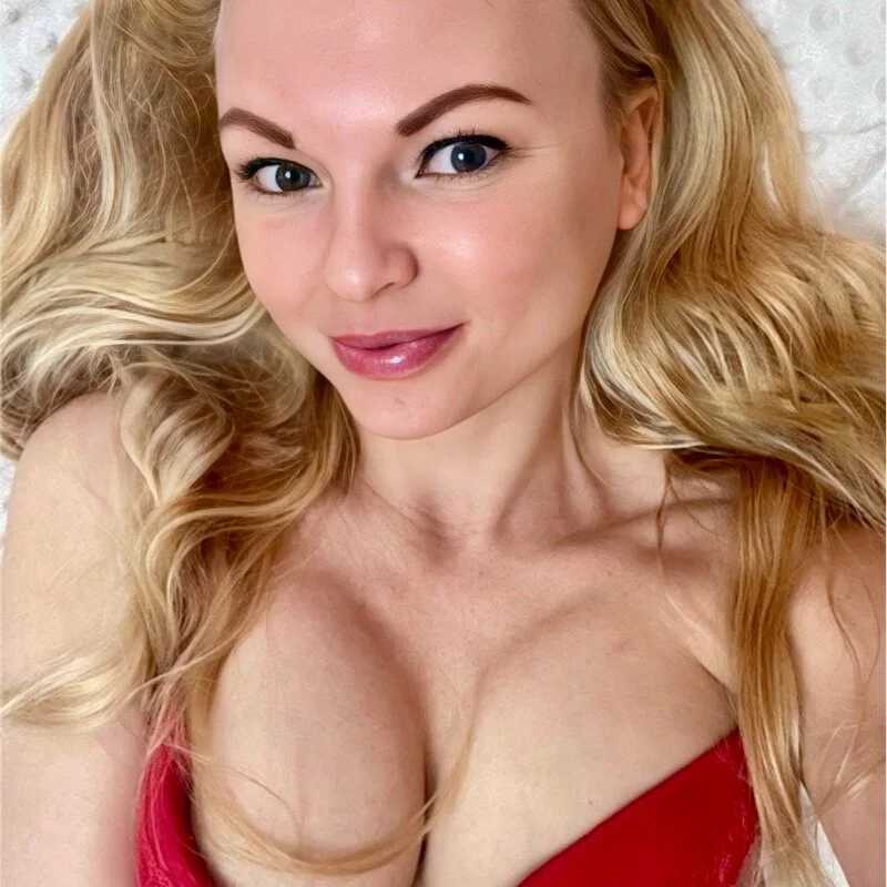 Eva-glow — FansOnlyX creator profile