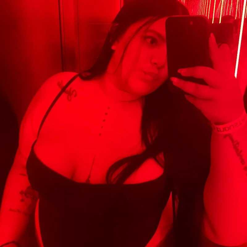 Isabel_P10 — FansOnlyX creator profile