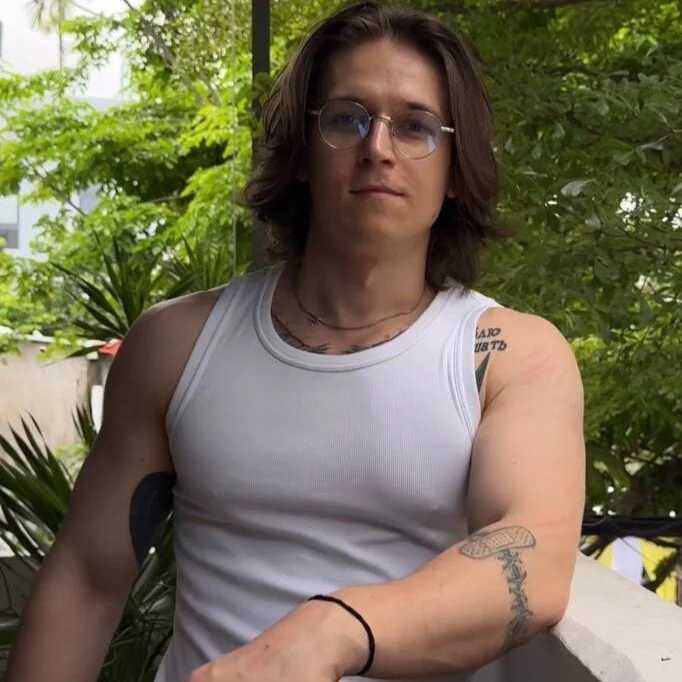 poorpornactor — FansOnlyX creator profile