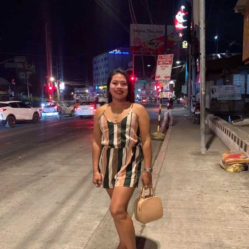 LovelyJessaXX — FansOnlyX creator profile