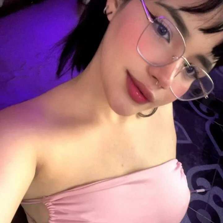 Nia_Blum_1 — FansOnlyX creator profile