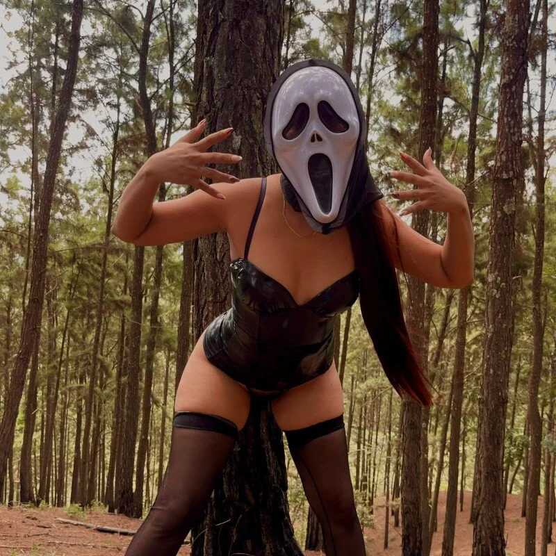 charlotte_01 — FansOnlyX creator profile