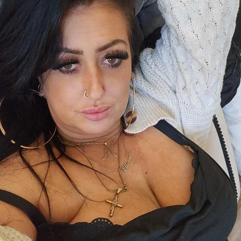 Angeldevlin81 — FansOnlyX creator profile