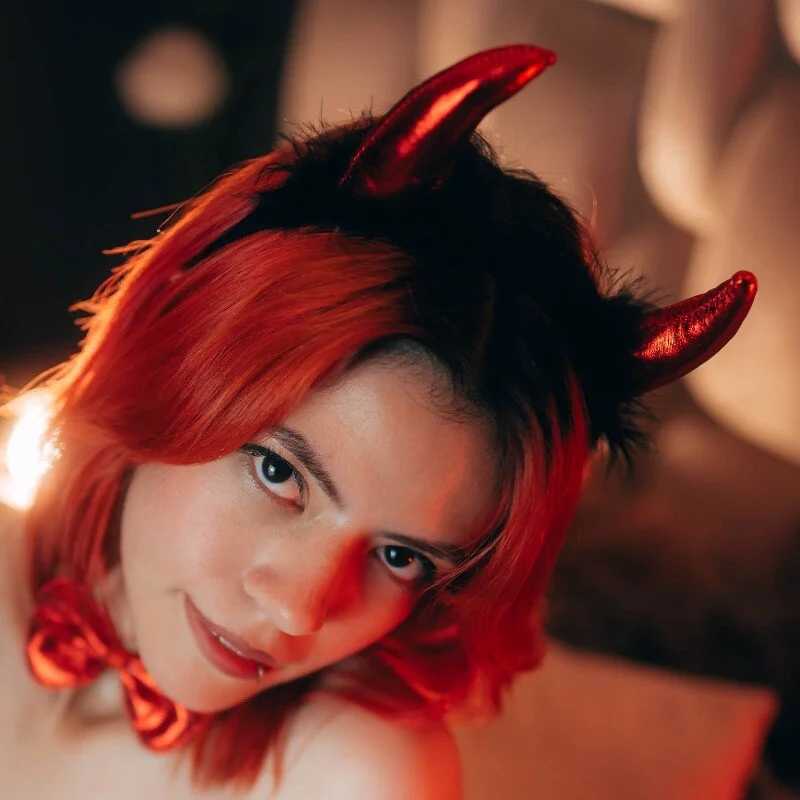 Haru_red — FansOnlyX creator profile