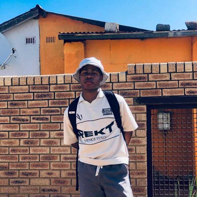 ItsAyabonga — FansOnlyX creator profile