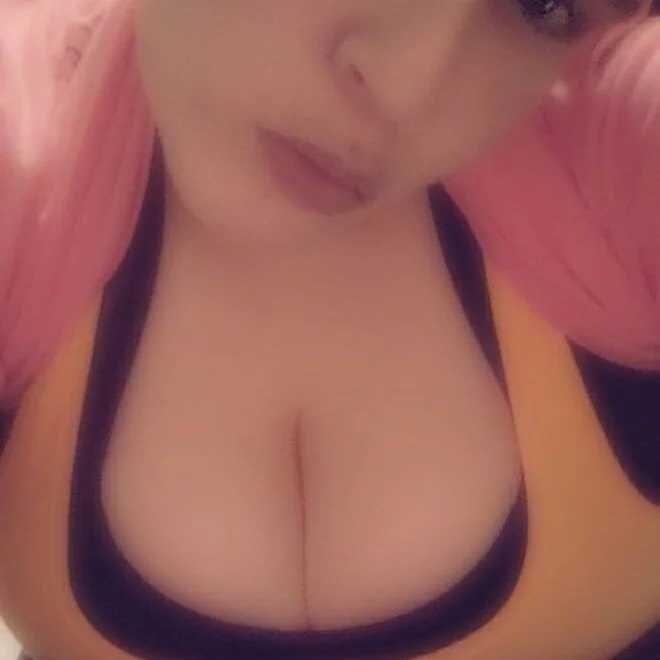 missthickness35_Pika — FansOnlyX creator profile