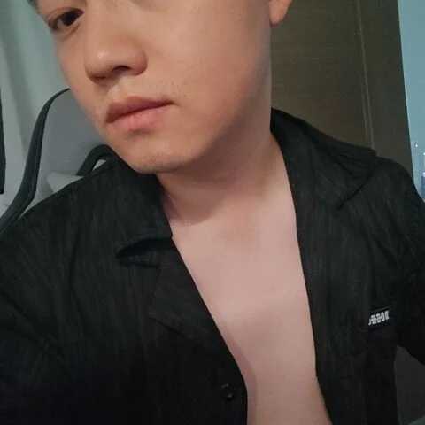 leoxiaoxi — FansOnlyX creator profile