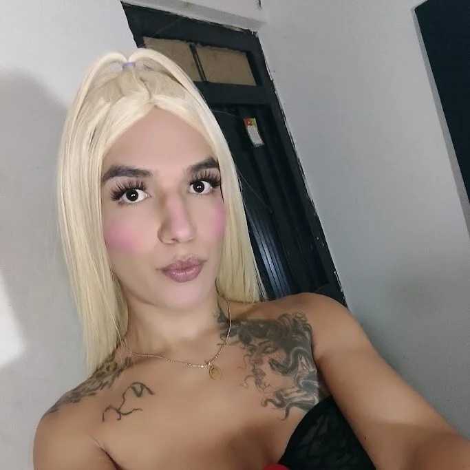 licy_blonde_hot — FansOnlyX creator profile