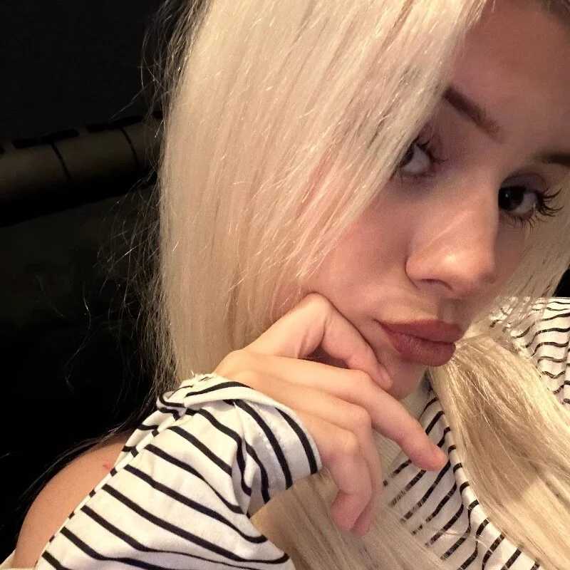 OnlyMolly — FansOnlyX creator profile