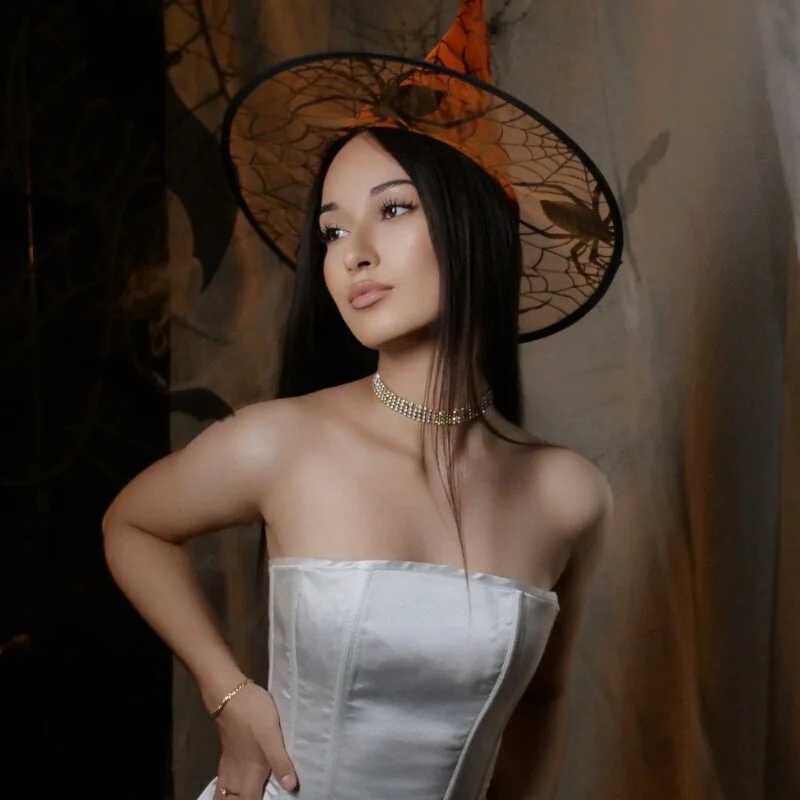 ElviraWesdety — FansOnlyX creator profile