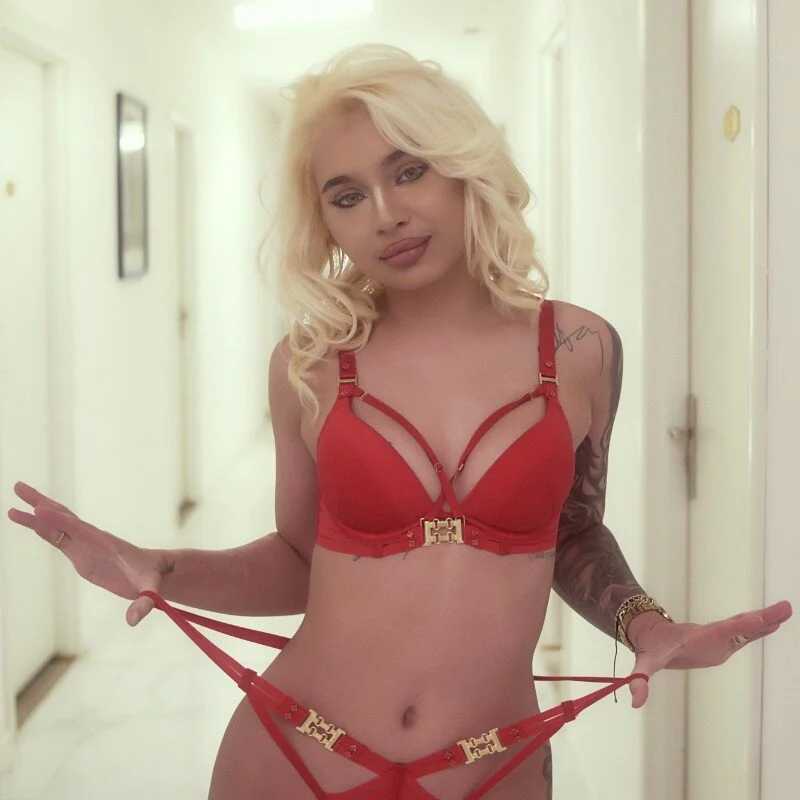 TaniaBliss — FansOnlyX creator profile