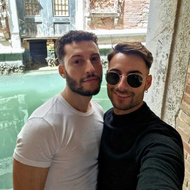 Amicisegreti — FansOnlyX creator profile