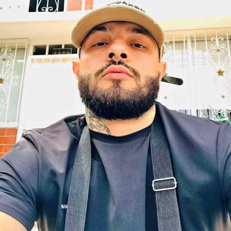 Adam_Maxwel — FansOnlyX creator profile
