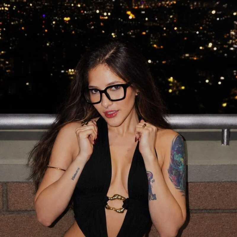 Lifewithhoney — FansOnlyX creator profile