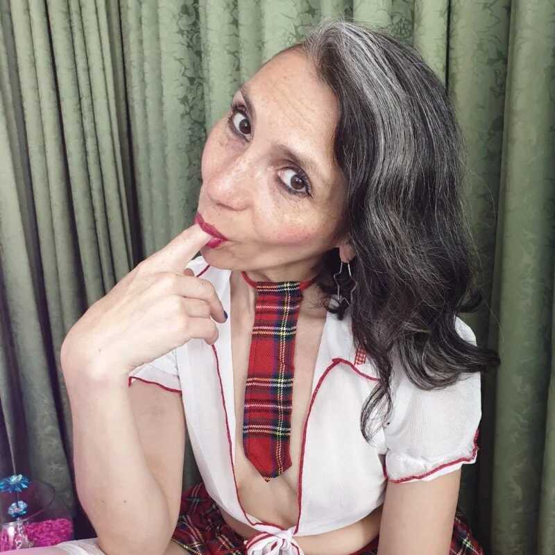 Axela_Milf — FansOnlyX creator profile