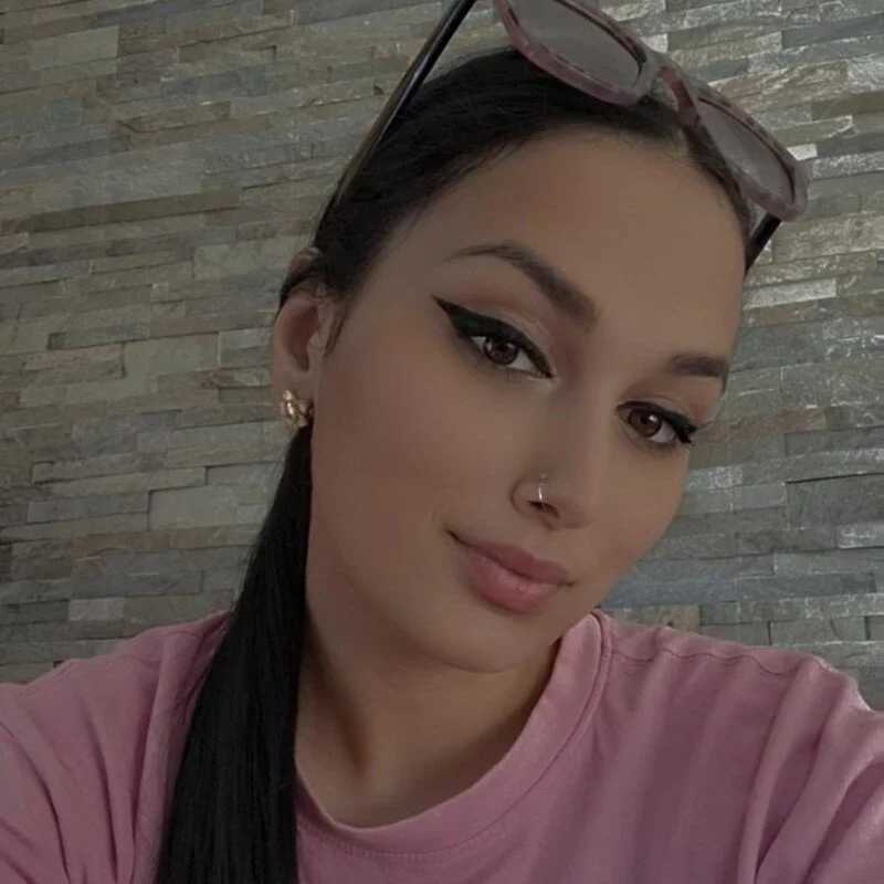 MiraBennett — FansOnlyX creator profile