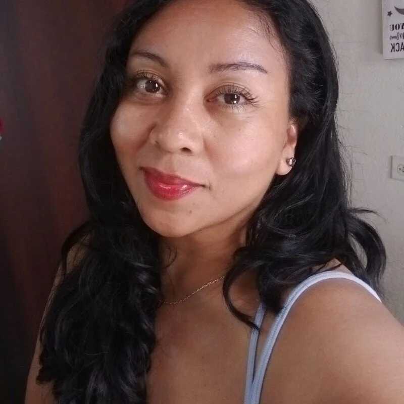 zaray_bella — FansOnlyX creator profile
