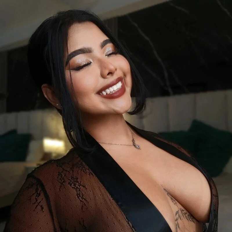 SophiaCollinss — FansOnlyX creator profile
