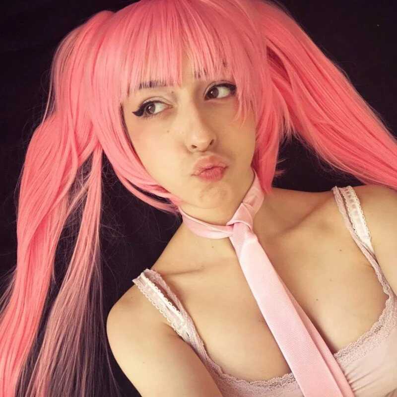 EvelineStiner — FansOnlyX creator profile