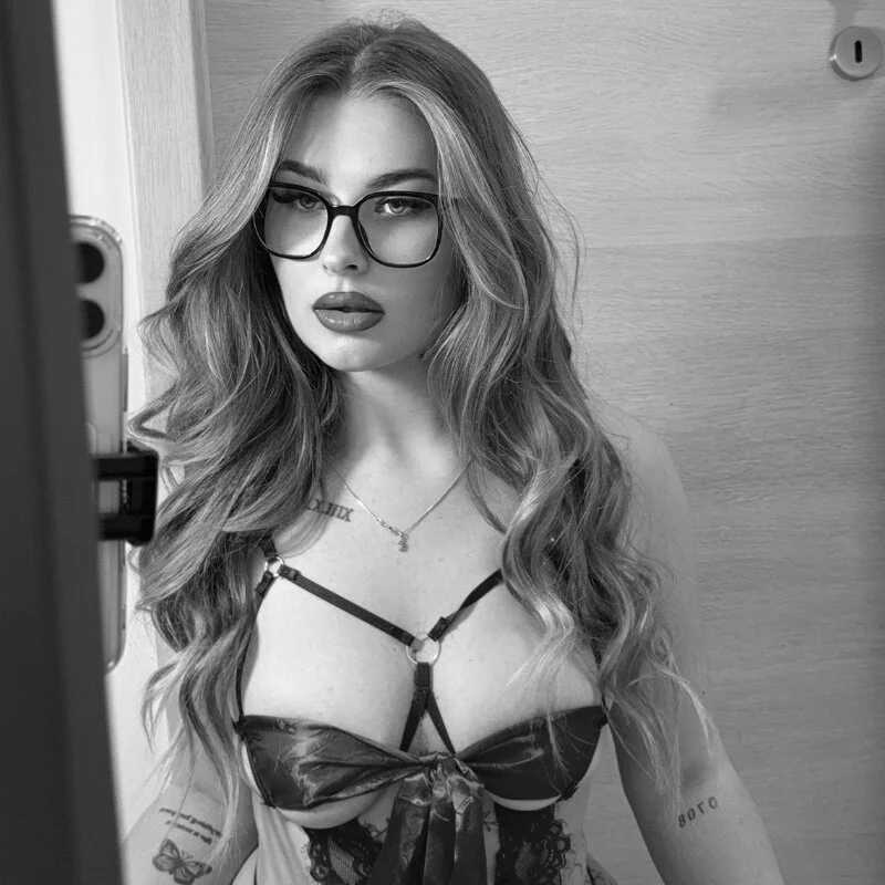 sophianoir_ — FansOnlyX creator profile
