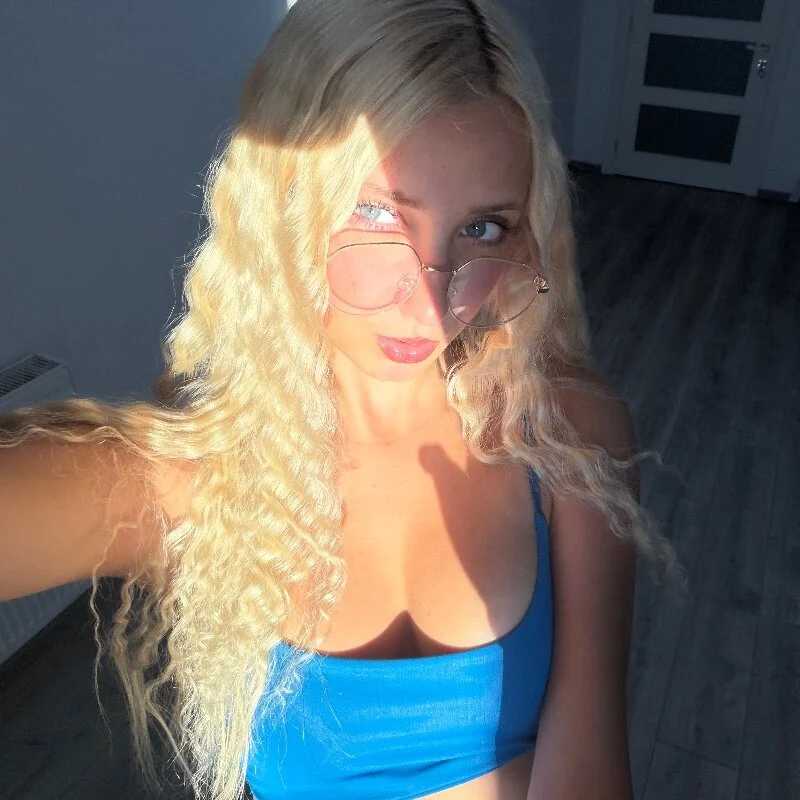 PinkAngellll — FansOnlyX creator profile