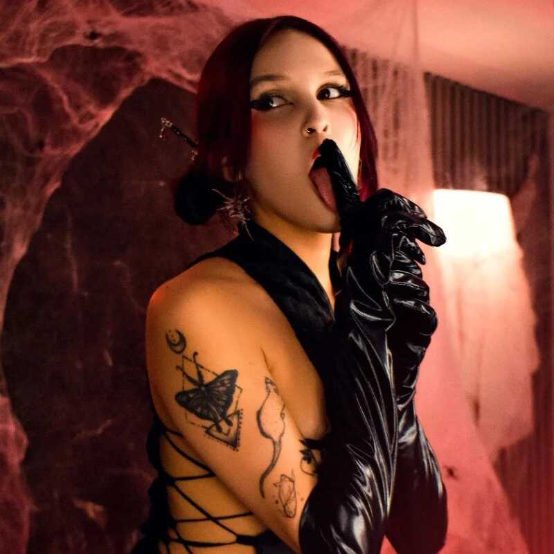 SadieManson_ — FansOnlyX creator profile