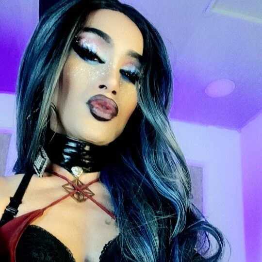queen_satin — FansOnlyX creator profile