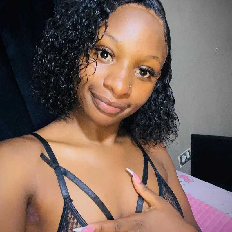 LonelyQueenxx25 — FansOnlyX creator profile