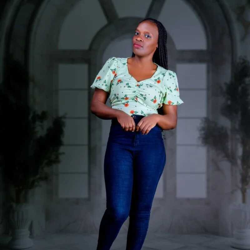 Busty-Ellah — FansOnlyX creator profile