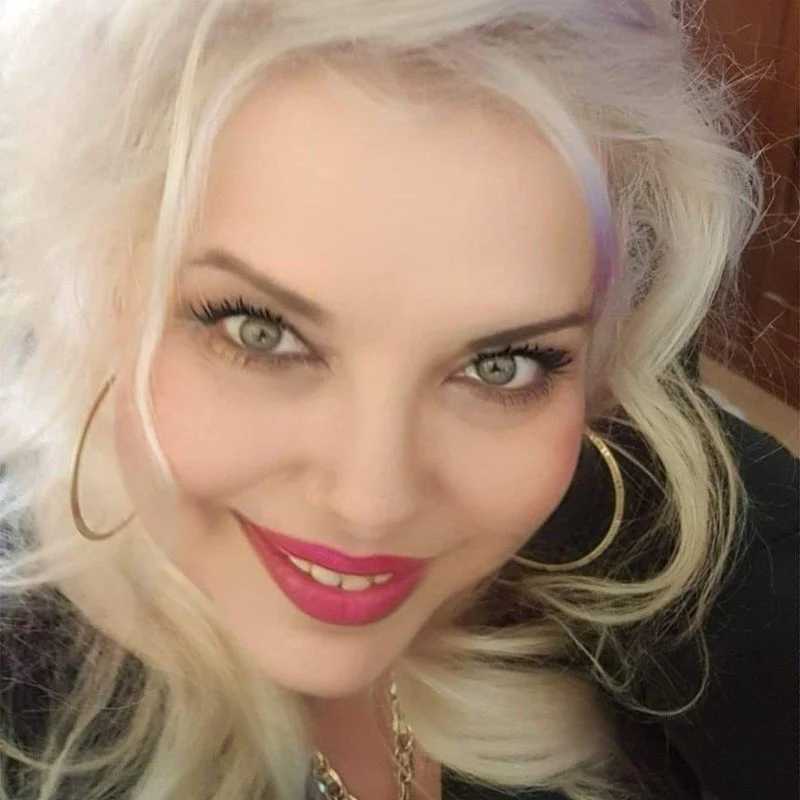 SonyaHotMilf — FansOnlyX creator profile