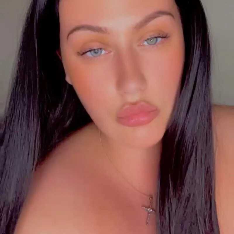 CurvyQueen2023 — FansOnlyX creator profile