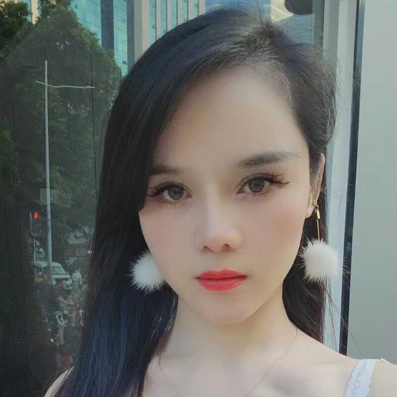 Q-Mia — FansOnlyX creator profile