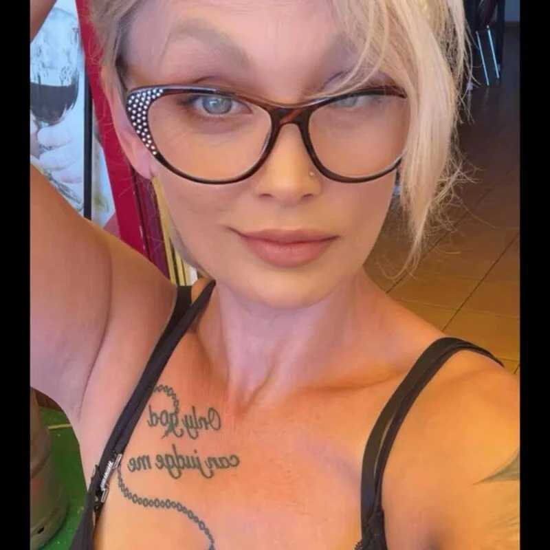 DixieDeluxe — FansOnlyX creator profile
