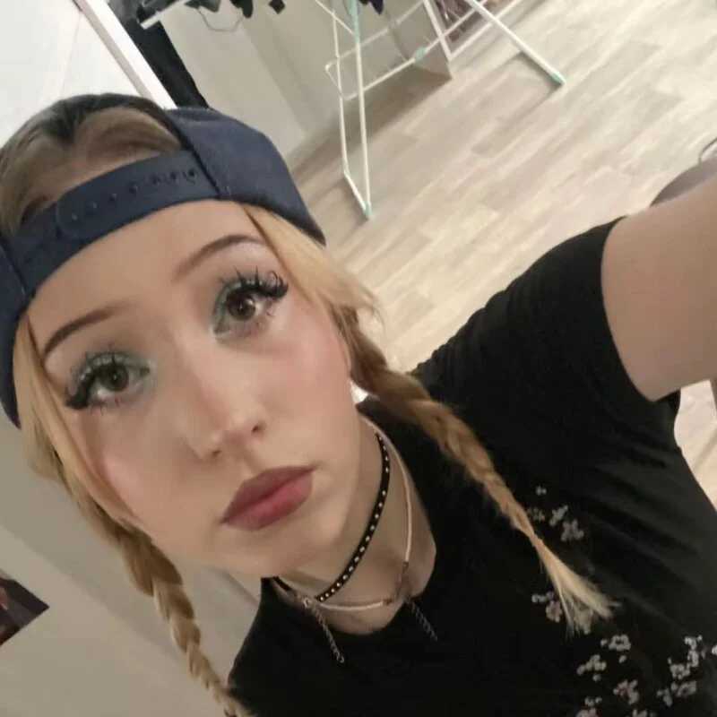 irisbane — FansOnlyX creator profile