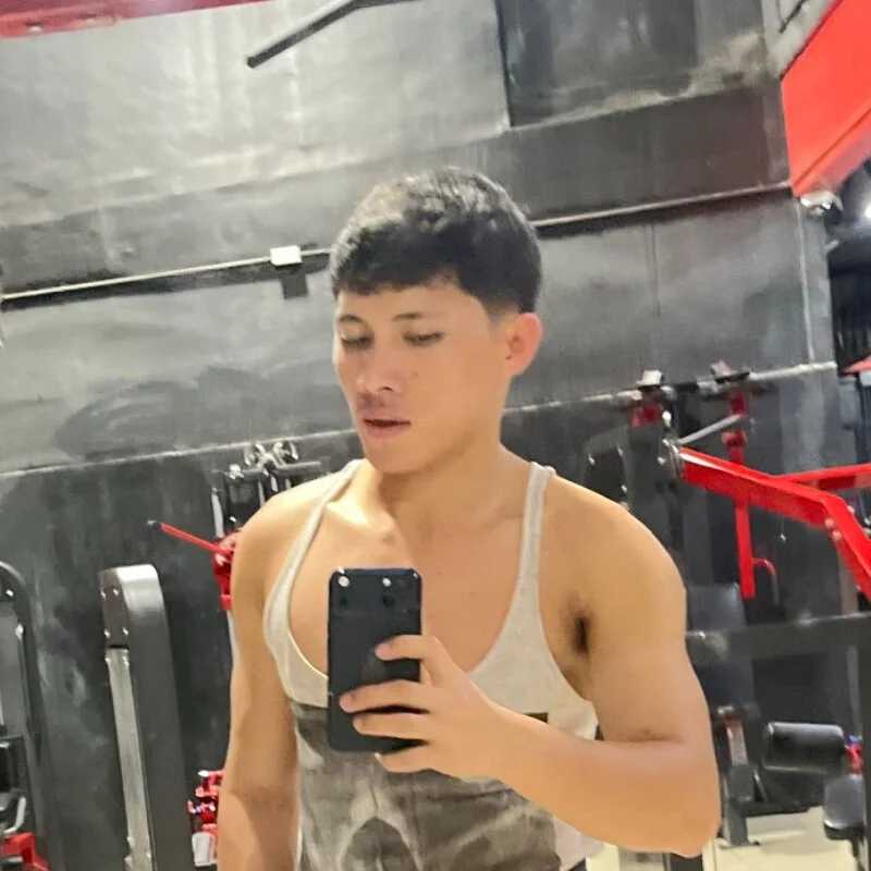 arc_toniee — FansOnlyX creator profile