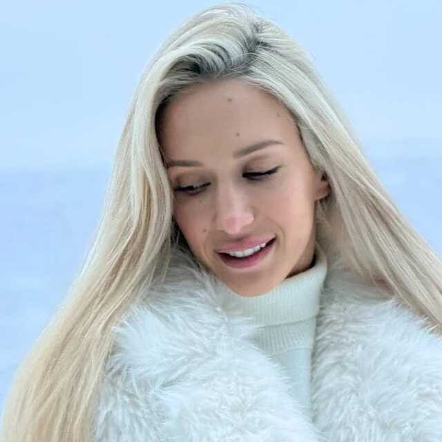 VikkiLustfull — FansOnlyX creator profile