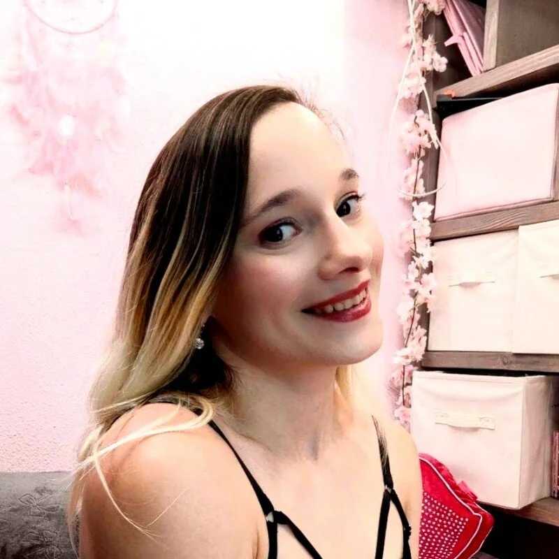 Chloe_StClaire — FansOnlyX creator profile